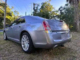  CHRYSLER 300 - Image 8