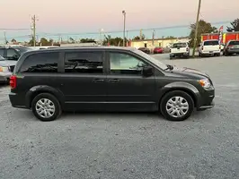 2016  Dodge Grand Caravan - Thumbnail 4