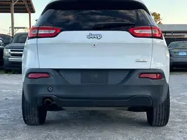 2015  Jeep Cherokee - Thumbnail 10