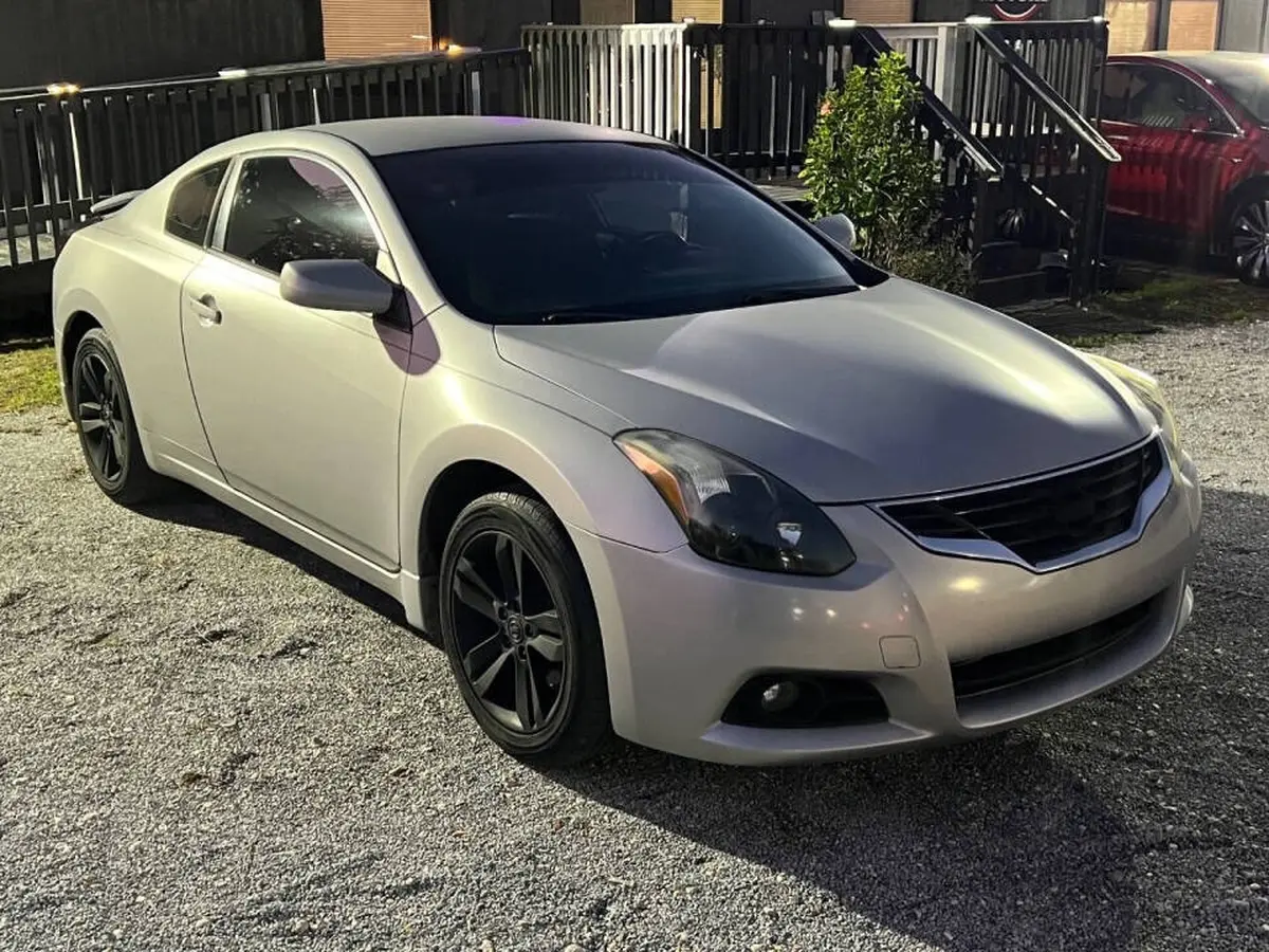 2013  Nissan Altima - Main image