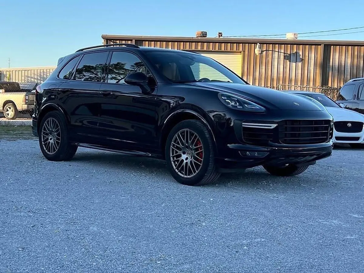 2016  Porsche Cayenne - Main image