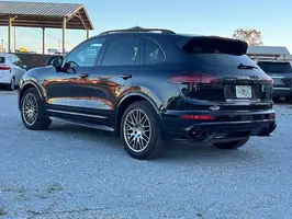 2016  Porsche Cayenne - Thumbnail 7