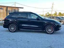 2016  Porsche Cayenne - Thumbnail 8