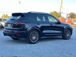 2016  Porsche Cayenne - Thumbnail 9