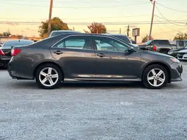 2012  Toyota Camry - Thumbnail 4